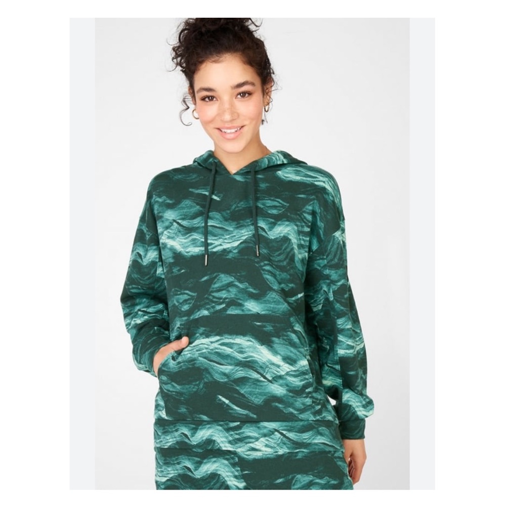 Fabletics Esmi Pullover Hoodie in Crystal Waves